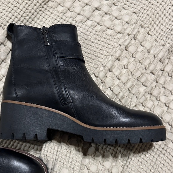 Blondo Black Waterproof Footwear - Picture 4 of 6